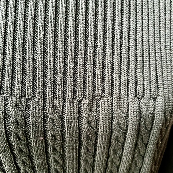 💯 percent cotton mock turtle neck. Mock neck. - Picture 6 of 12